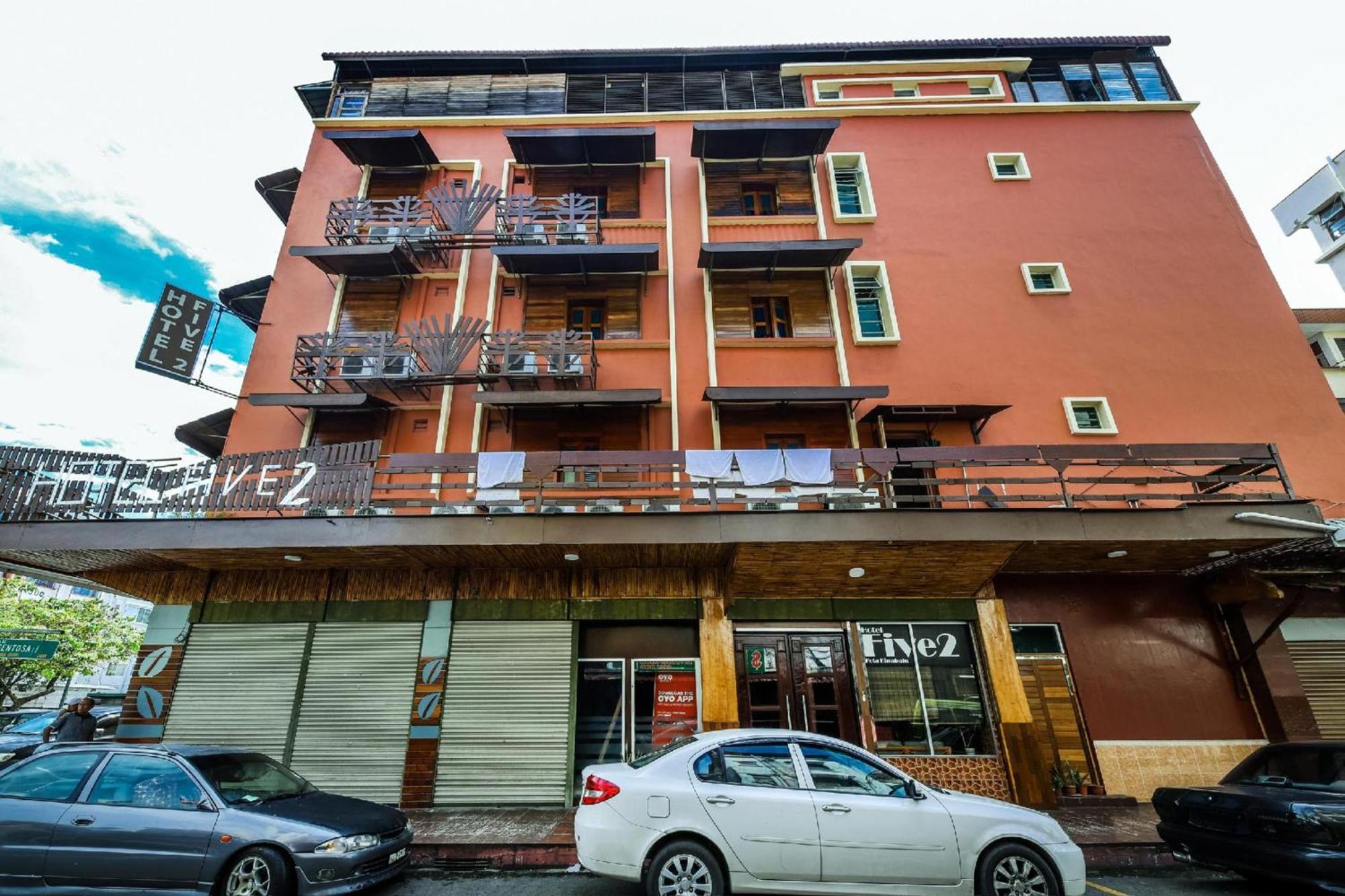 Oyo 210 Five 2 Hotel 2*