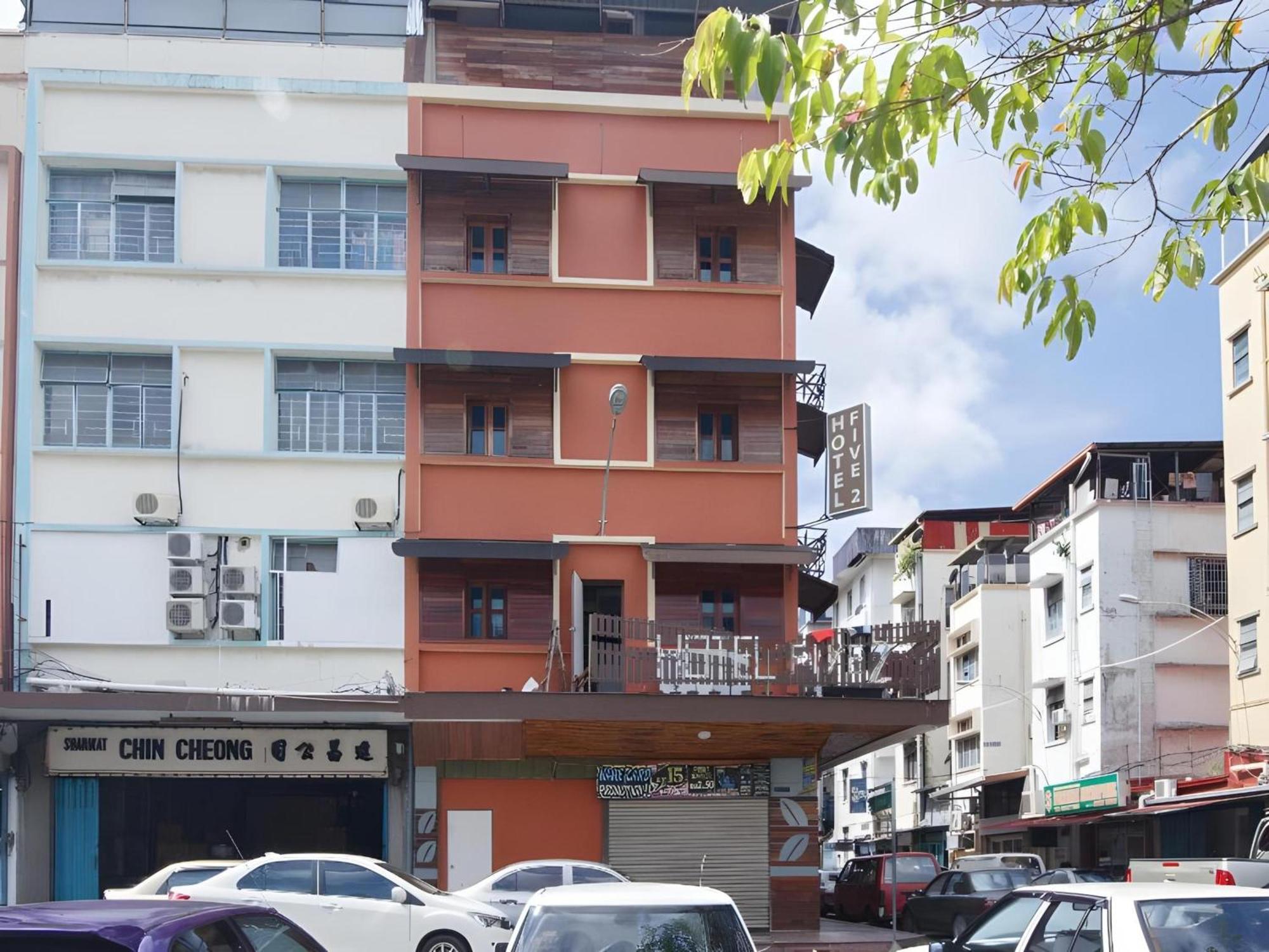 Hotel Oyo 210 Five 2 2*