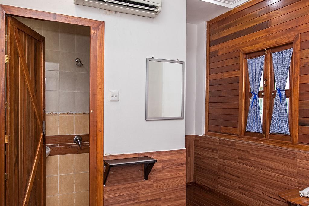 Hotel Oyo 210 Five 2 2*